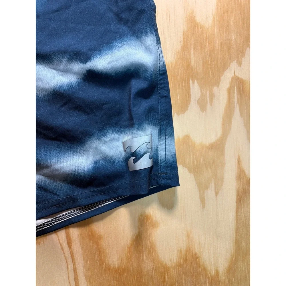 Billabong Platinum X Sundays Mens‎ Blue Tie Dye Stripe Board Shorts Size 36